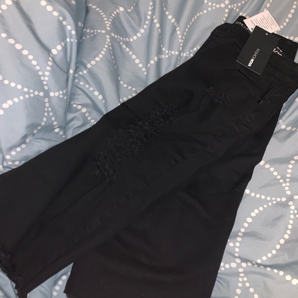 Women’s ripped shorts - Picture 2 of 2